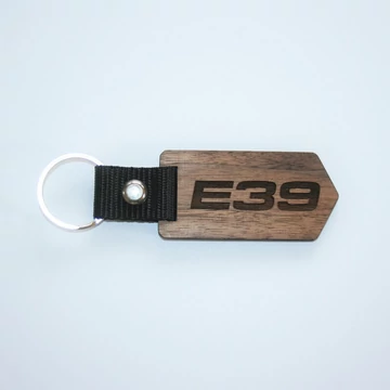 Egyedi kulcstartó E39 felirattal