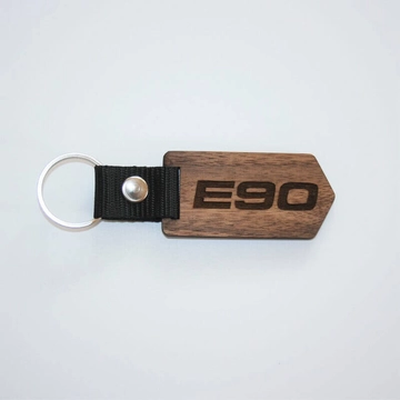 Egyedi kulcstartó E90 felirattal