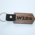 Kép 1/3 - Egyedi kulcstartó W124 felirattal